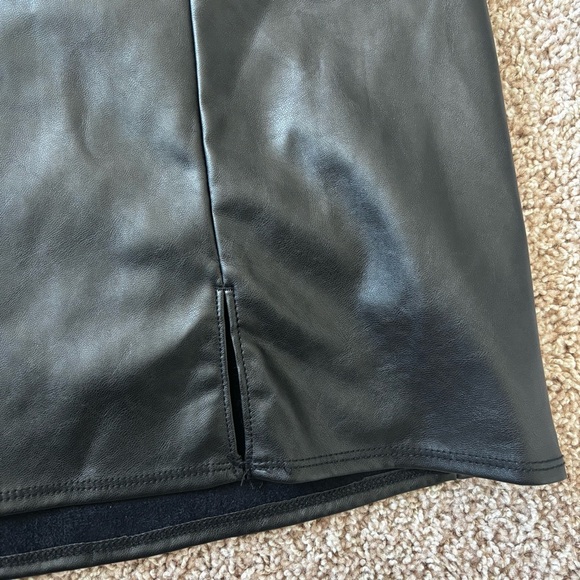 Old Navy Sleek leather Skirt - Picture 3 of 7